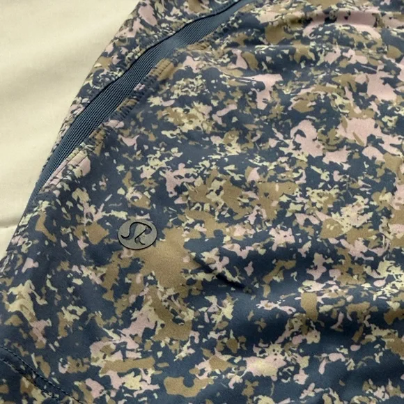 LULULEMON Pace Breaker Linerless Short 5" - Discord Oasis Multi - M - Picture 12 of 13